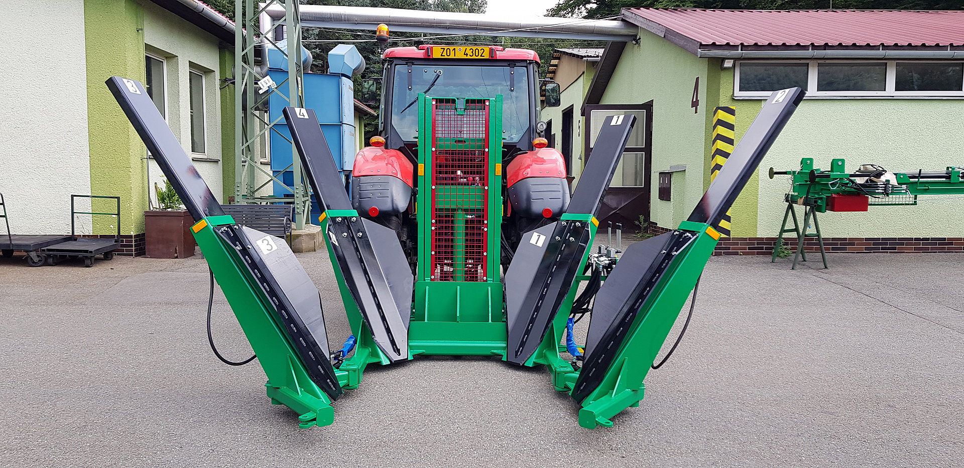 пересаживатель деревьев тракторный