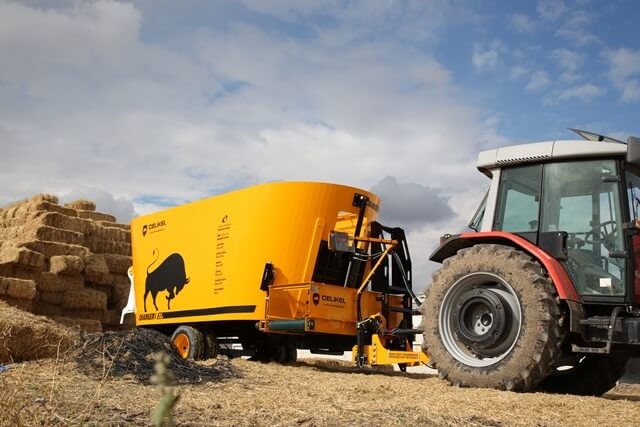 кормораздатчики  CELIKEL